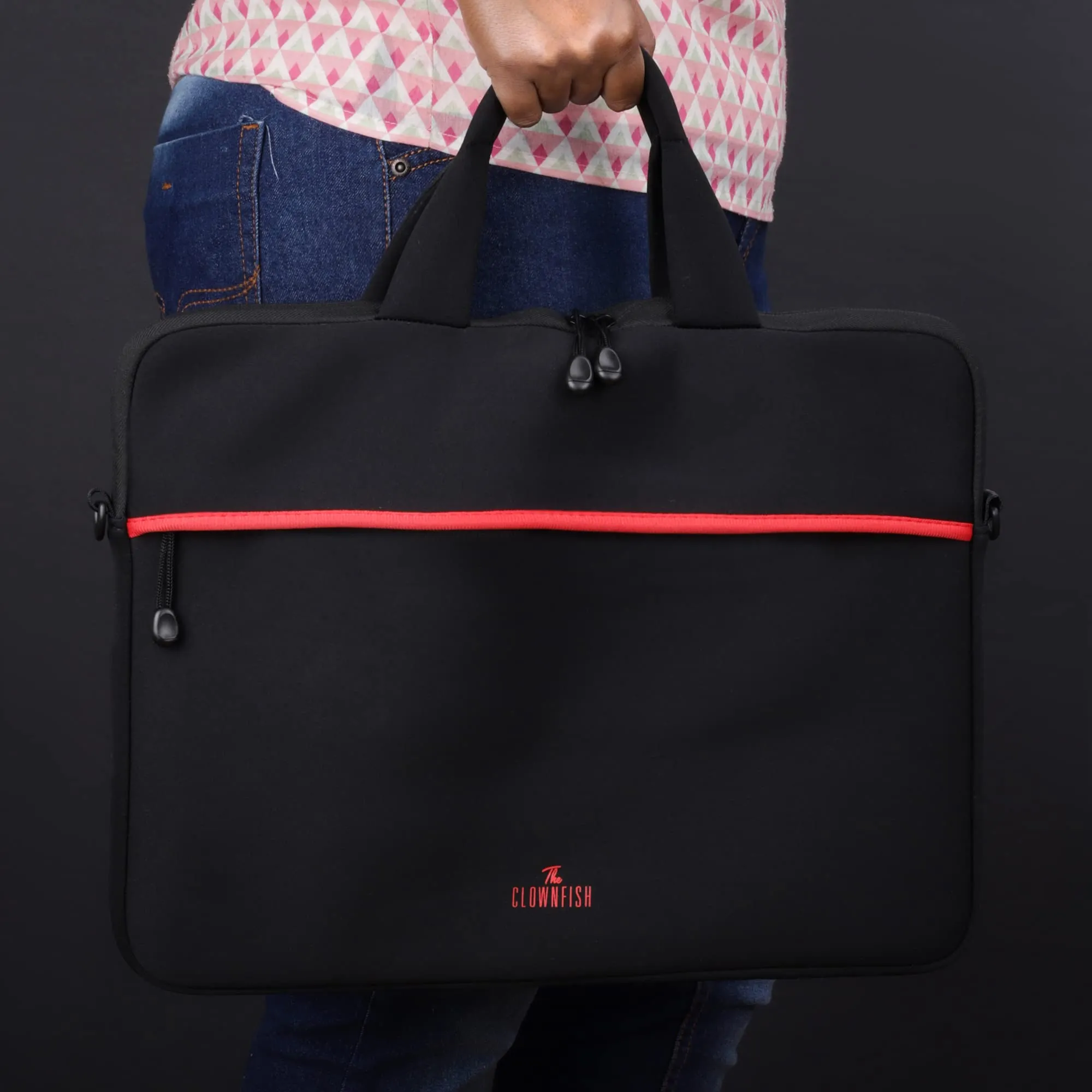 The Clownfish Lucas Series Polyester Unisex 15.6 inch Tablet Case Laptop Sleeve Laptop Bag Case Slipcase Shoulder & Trolley Strap (Black)
